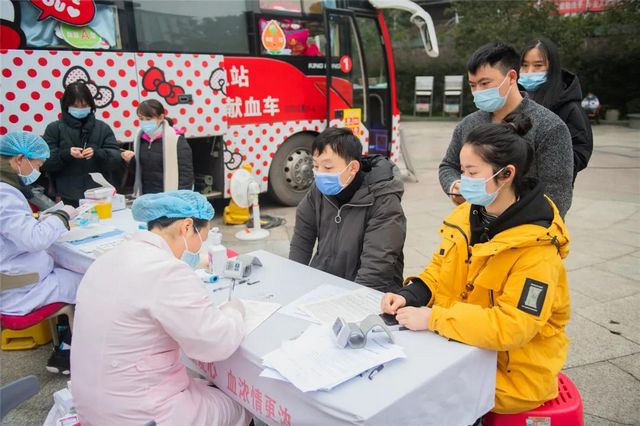 点赞白衣天使|他们不仅拯救生命 还献出鲜血(图6)