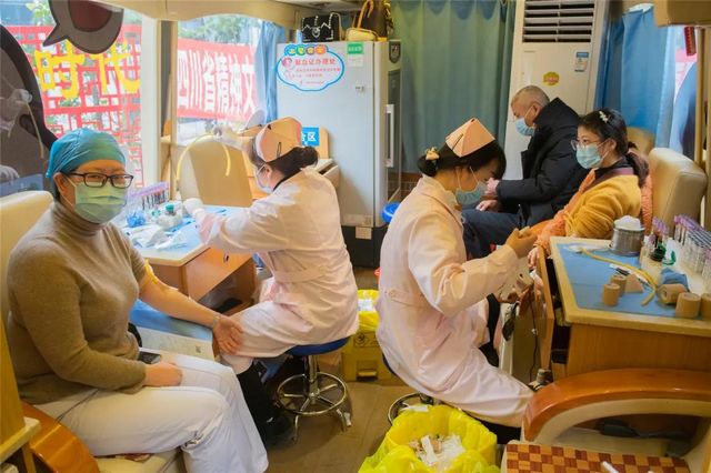 点赞白衣天使|他们不仅拯救生命 还献出鲜血(图7)