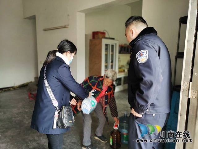 内江经开区靖民镇石马村：嘘寒问暖送关怀，走访慰问迎新春(图1)