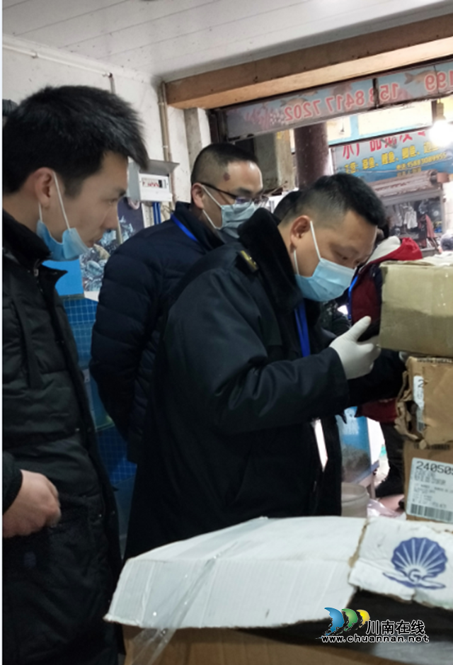 泸州两商家涉嫌经营未经检疫进口食品违法行为，当场被查了！