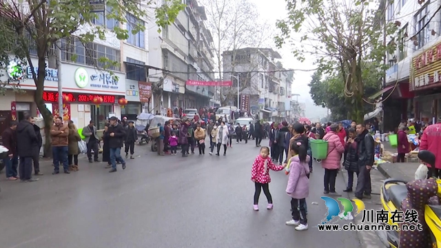 合江：十里八乡来赶集，乡亲们热热闹闹囤年货！(图3)