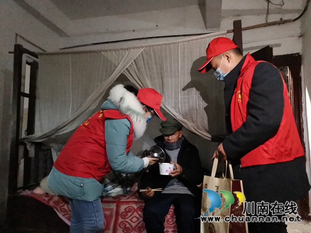 合江县大桥镇：返乡大学生为疫情防控贡献青春力量(图10)