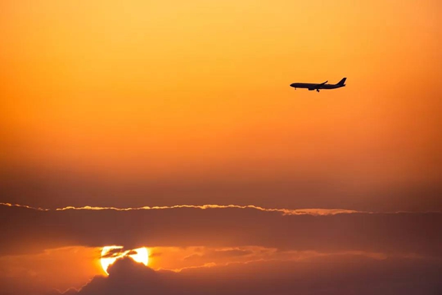 【重要提示】泸州云龙机场周边禁止放飞气球、孔明灯、无人机和燃放烟花爆竹等破坏机场净空的行为