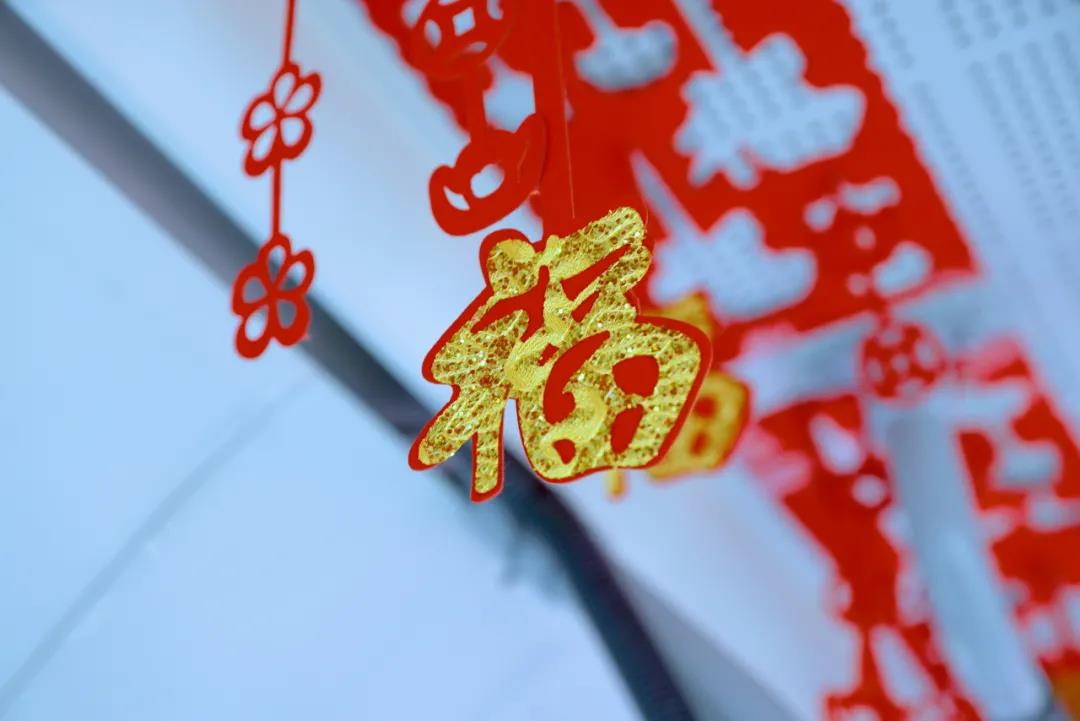 泸州公交年味儿浓 迎春主题车厢等你来打卡(图3)