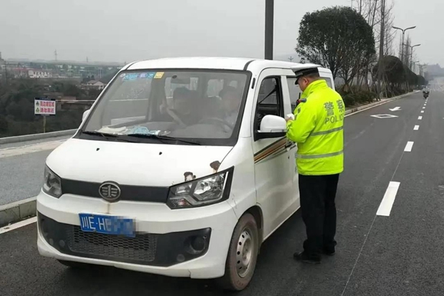 泸州交警:事故多发路段及易拥堵路段、时间、绕行建议(图2) 泸州交警:事故多发路段及易拥堵路段、时间、绕行建议(图2)