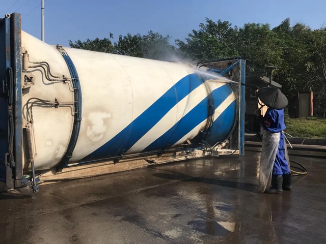 泸州城管春节不打烊，保障城市运转不停歇(图5)