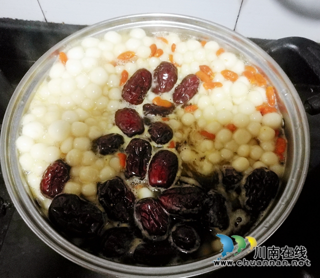 泸州：关爱逆行者，志愿者除夕前送出150份爱心夜宵(图10)