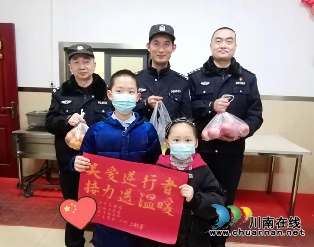 泸州：关爱逆行者，志愿者除夕前送出150份爱心夜宵(图14)