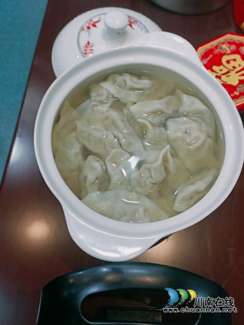 泸州：关爱逆行者，志愿者除夕前送出150份爱心夜宵(图15)