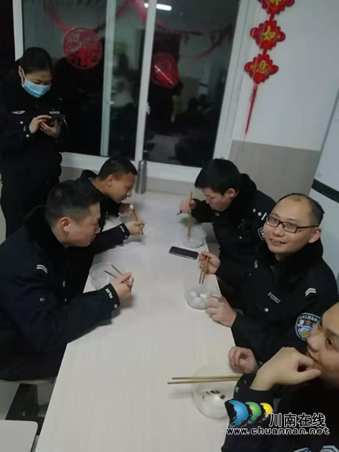 泸州：关爱逆行者，志愿者除夕前送出150份爱心夜宵(图25)