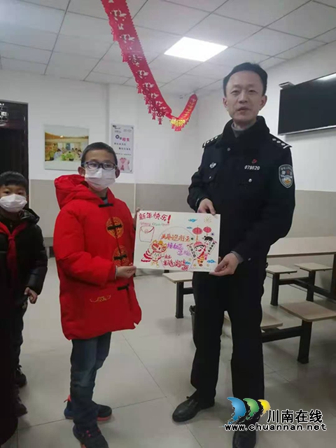 泸州：关爱逆行者，志愿者除夕前送出150份爱心夜宵(图28)