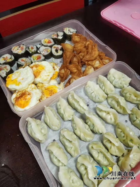 泸州：关爱逆行者，志愿者除夕前送出150份爱心夜宵(图23)