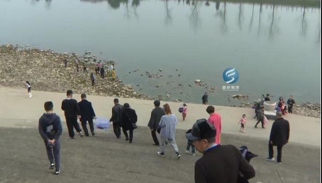 出一万也不卖！富顺村民水井中居然发现……(图4)