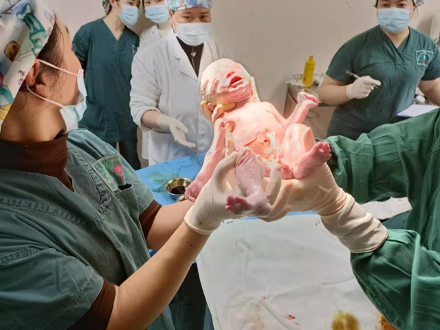 萌！西南医大中医院迎接了25名金牛宝宝！(图3)