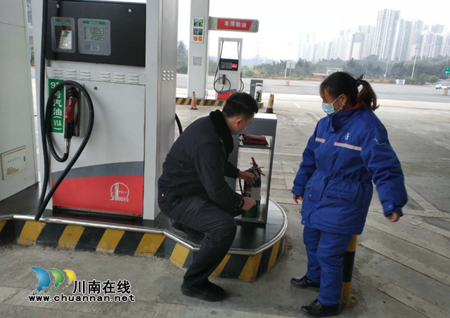内江经开区交通镇曙光社区:节后安全大检查,辖区安全稳定有保障(图1) 内江经开区交通镇曙光社区:节后安全大检查,辖区安全稳定有保障(图1)