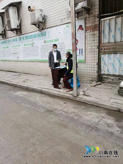 规范赶集环境 全力疫情防控!泸县云龙镇综合执法队伍在行动(图3) 规范赶集环境 全力疫情防控!泸县云龙镇综合执法队伍在行动(图3)