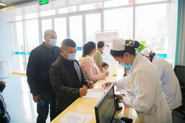节后首日,西南医大附院门诊量近1.1万人次(图6) 节后首日,西南医大附院门诊量近1.1万人次(图6)