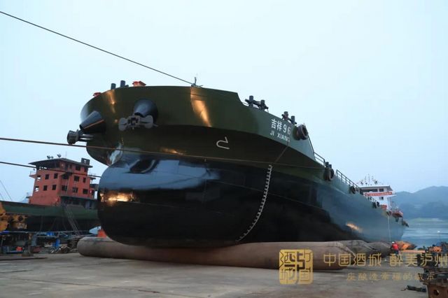 “泸州造”6000吨级货轮下水！还有4艘8000吨级正在生产(图1)