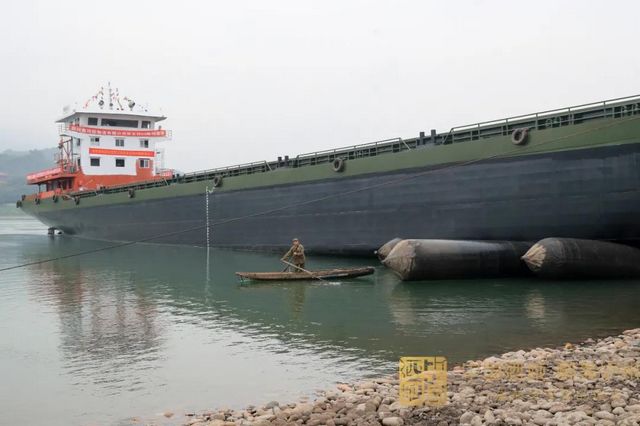 “泸州造”6000吨级货轮下水！还有4艘8000吨级正在生产(图4)