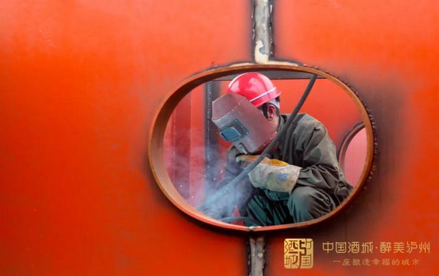 “泸州造”6000吨级货轮下水！还有4艘8000吨级正在生产(图5)