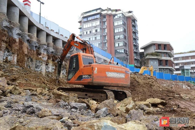 方便了!自贡今年计划新增城区公共停车位1600个(图2) 方便了!自贡今年计划新增城区公共停车位1600个(图2)