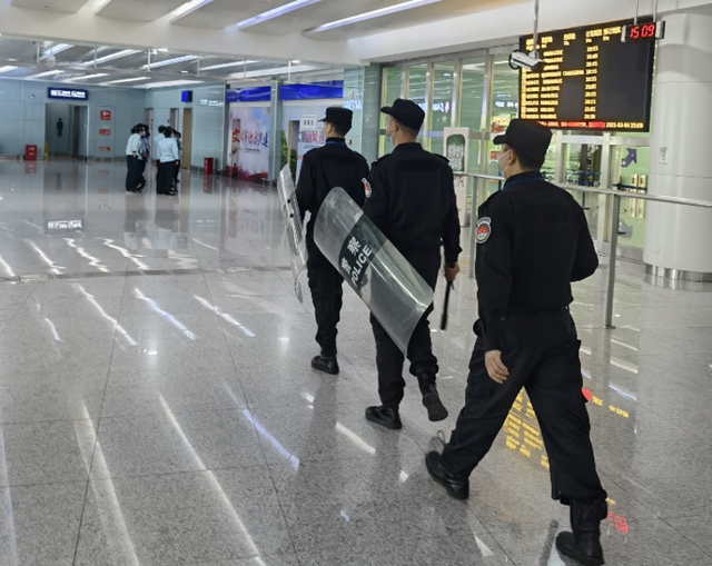 泸州机场(集团)有限责任公司深入推进扫黑除恶工作(图3) 泸州机场(集团)有限责任公司深入推进扫黑除恶工作(图3)