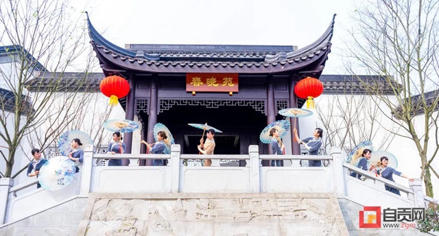 惊艳，自贡杂技如此之美！(图1)