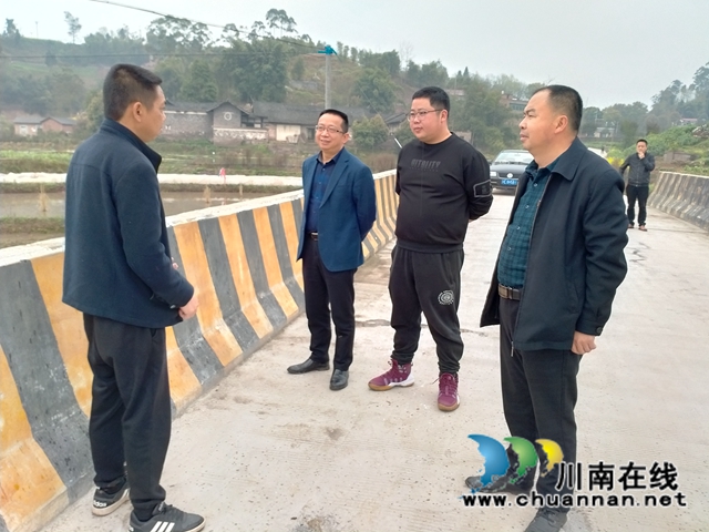 郑尚贵到泸县百和镇督导当前重点工作(图2) 郑尚贵到泸县百和镇督导当前重点工作(图2)