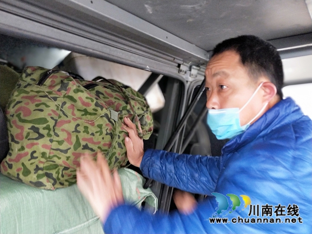 出家门上车门，泸县179名农民工免费返岗出行(图7)
