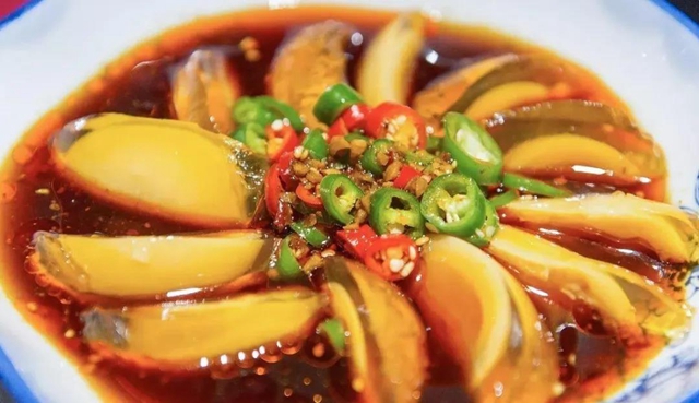 龙马潭：4闺蜜聚餐吃皮蛋中毒？餐馆付了一万二！