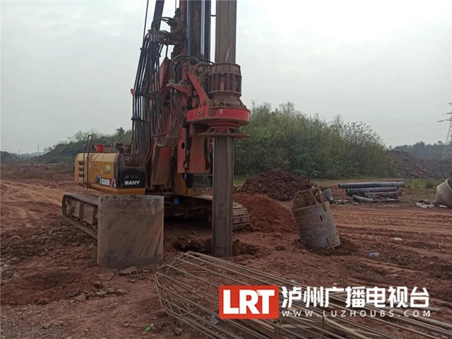 渝昆高铁川渝段最长大桥泸州开建，预计今年合龙