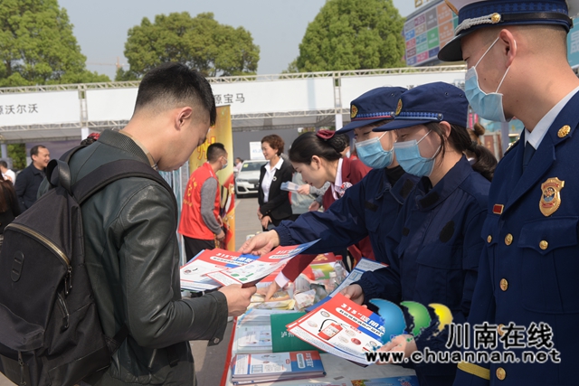 教授如何辨假，销毁伪劣产品！泸州“蓝朋友”为市民上“3.15培训课”(图6)