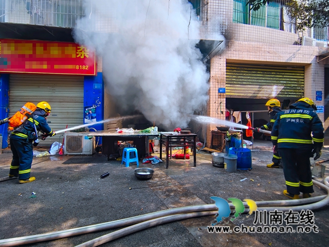 龙马潭区一菜市场起火  消防成功扑救(图2)