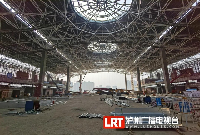 泸州高铁站屋面封顶！(图3)