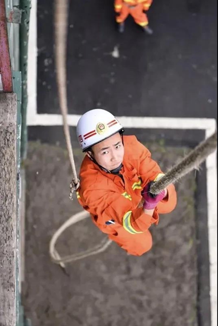 “泸州道德模范”评选！请为消防员王贵川投上一票！(图9)