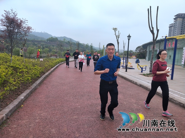 泸县残联党支部开展环境保护与健康生活主题志愿服务活动(图4) 泸县残联党支部开展环境保护与健康生活主题志愿服务活动(图4)