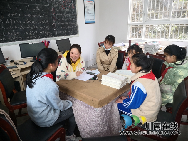 叙永县水潦彝族乡:山乡两姐妹家境遇困,爱心企业倾情帮扶(图2) 叙永县水潦彝族乡:山乡两姐妹家境遇困,爱心企业倾情帮扶(图2)