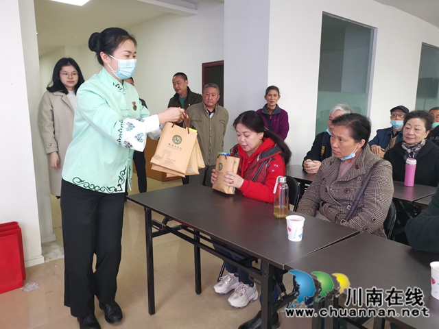 江阳区北城街道濂溪路社区开展“移风易俗 文明殡葬”主题宣传讲座(图2) 江阳区北城街道濂溪路社区开展“移风易俗 文明殡葬”主题宣传讲座(图2)
