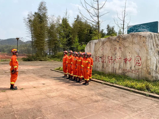 前置驻防丨泸州消防全力做好森林火灾扑救准备工作(图9)