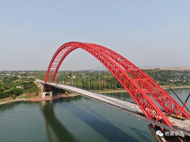 合江长江公路大桥荣登《桥梁杂志》桥隧创新专刊(图2)