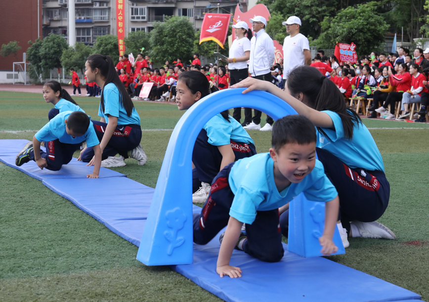 泸州十八中操场被这三种颜色占领！(图23)