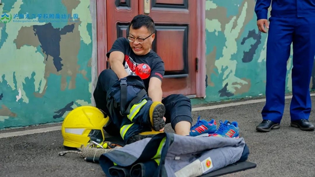 队站开放丨泸州消防迎来了这批“特殊朋友”(图2)