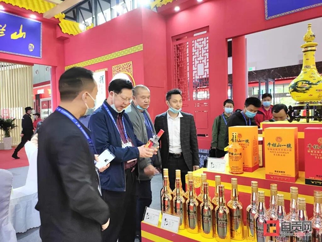 第十六届中国国际酒业博览会在泸州开幕 自贡组织十余家企业参会(图3) 第十六届中国国际酒业博览会在泸州开幕 自贡组织十余家企业参会(图3)