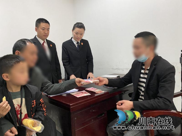 纳溪：昔日女友拒抚养非婚生子，法官耐心释法解心结