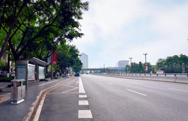 泸州市主城区新改造26座港湾式公交车站(图1)
