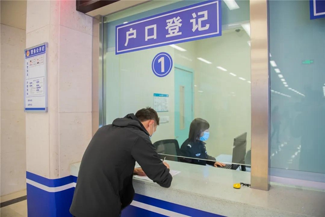 出生即可上户！新生婴儿落户登记窗口进驻西南医大附院康健中心院区(图2)
