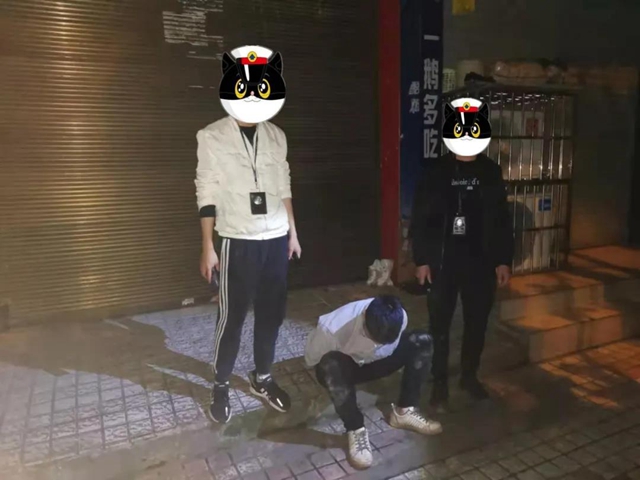 太牛了！宜宾民警一路狂追盗贼！小偷都跑吐了(图1)