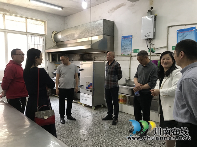 泸县教育和体育局(毗卢镇督导组)到百和镇开展校园安全检查(图3) 泸县教育和体育局(毗卢镇督导组)到百和镇开展校园安全检查(图3)