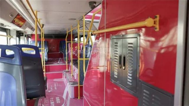 熊猫号、汉服号、美食号…内江惊现8辆奇特的公交车！(图9)