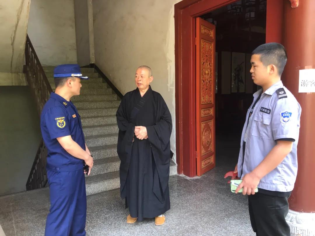 服务不停歇┃江阳消防全力护航“五一”期间消防安全(图3)